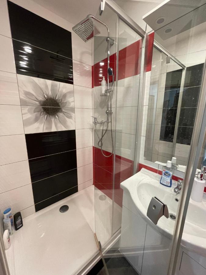 Monfas Apartment Barrandov Прага Экстерьер фото